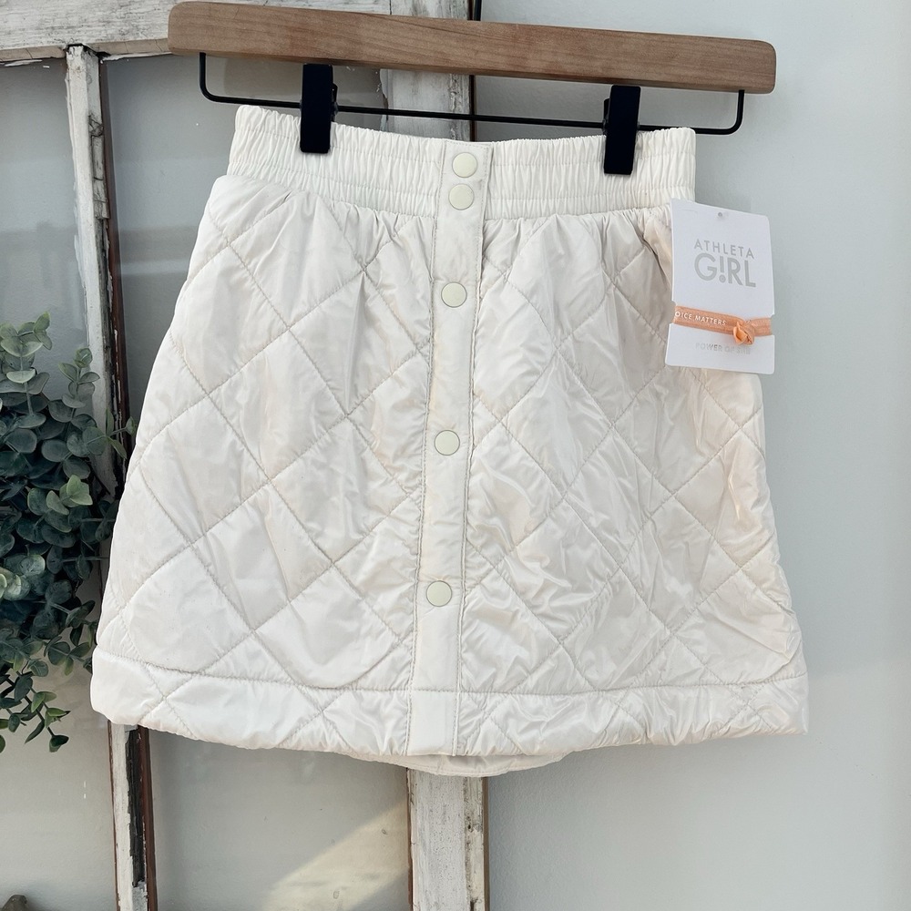 NWT Athleta Girl M 8/10 Juniors Toasty Buns Metallic White Quilted Mini Skirt